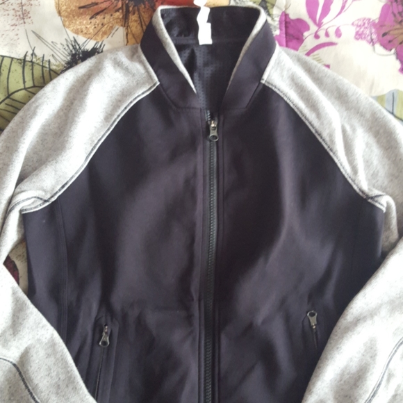 Lululemon Var-City Bomber Jacket - Picture 5 of 11